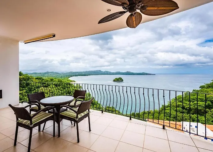 Ferienhaus Stylish Oceanview With Quick Access Modern Design & Spacious Balcony