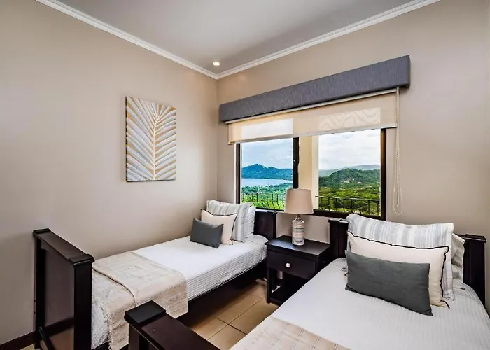 Ferienhaus Stylish Oceanview With Quick Access Modern Design & Spacious Balcony